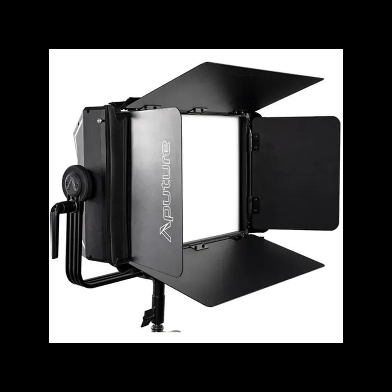 Aputure Nova P300C avec accessoire Barn Doors
