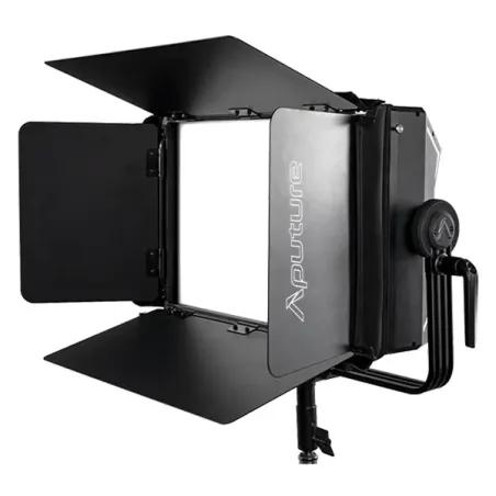 Aputure Nova P300C avec accessoire Barn Doors