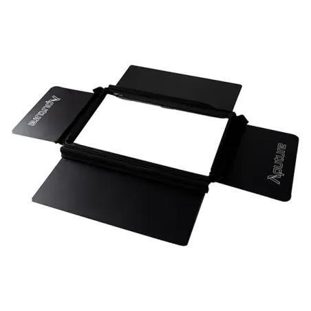 Aputure Nova P300C avec accessoire Barn Doors